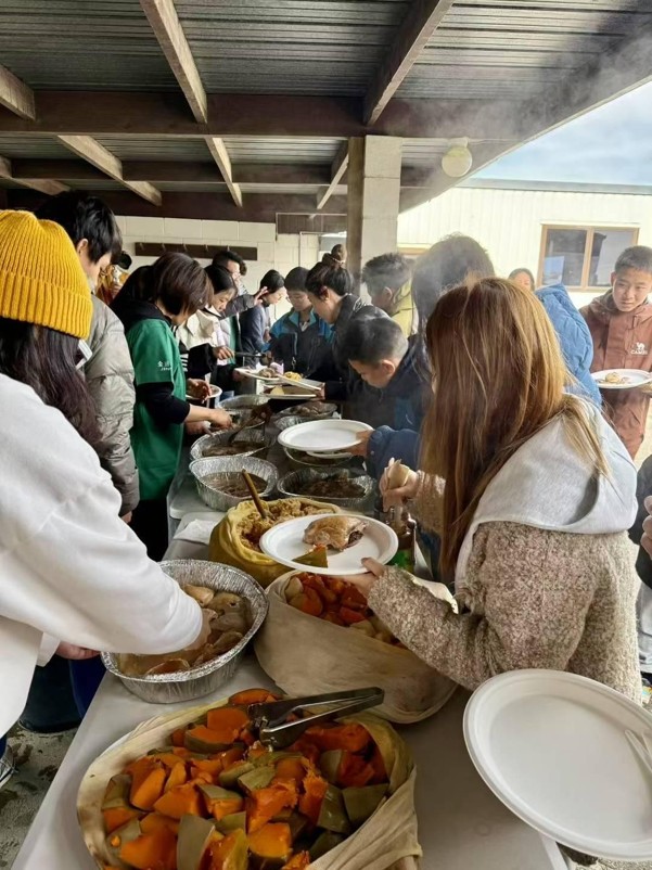 International Students Experience Traditional Maori Culture